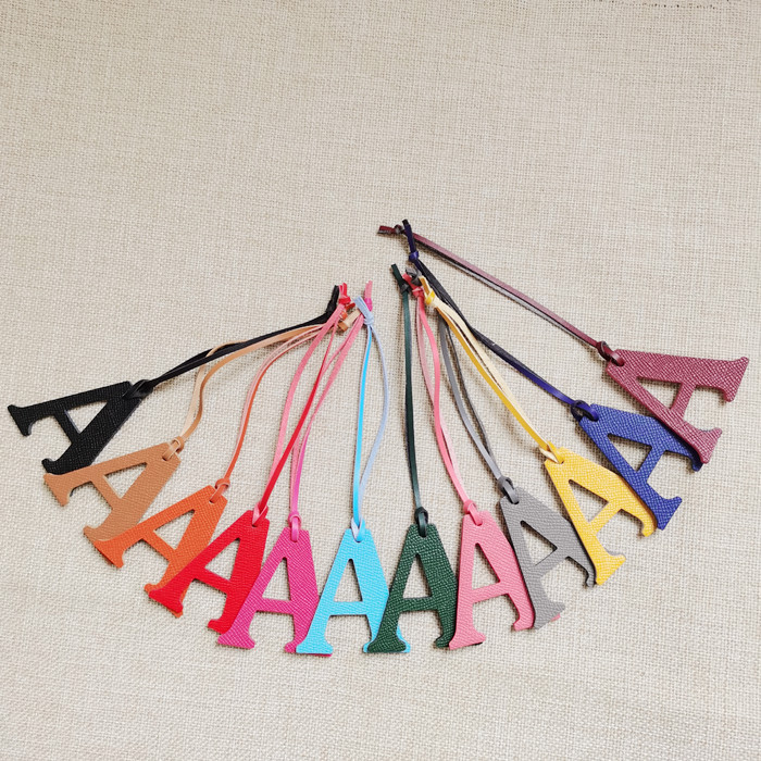 English Letter A B C D E F G A - Monogram Keychain Leather 리뷰 및 가격